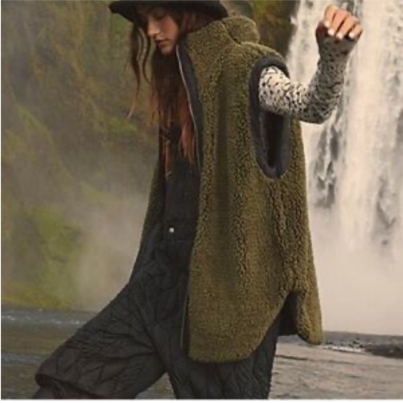 Free People Venture on reversible vest size small - Picture 2 of 15